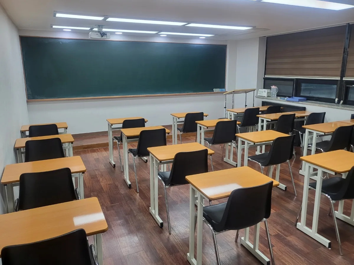 노원구 월계동 스터디룸 미팅룸 장비 주변 정밀 위생청소 사례 - 행진크린